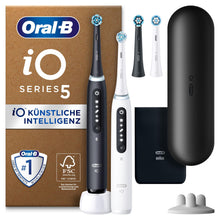 Lade das Bild in den Galerie-Viewer, 🔥 LAST MINUTE  DEAL 🔥 Oral-B iO Series 5 Plus Edition Elektrische Zahnbürste/Electric Toothbrush, Doppelpack PLUS 2 Aufsteckbürsten + Magnet-Etui, 5 Putzmodi, Designed by Braun, Matt Black/Quite White
